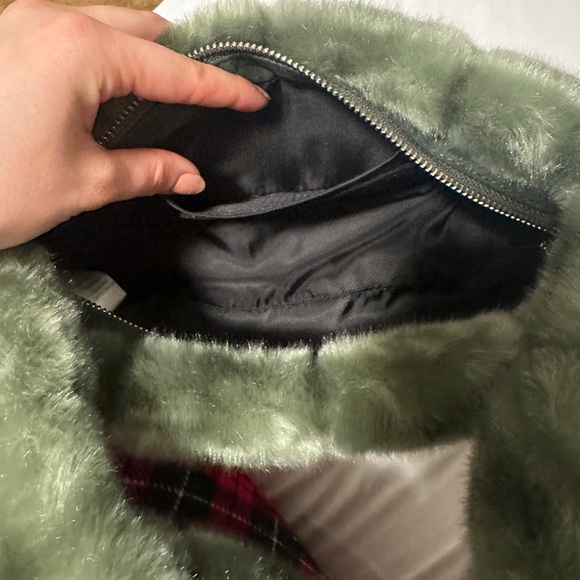 Marei 1998 pampas green faux fur handbag - Picture 6 of 11